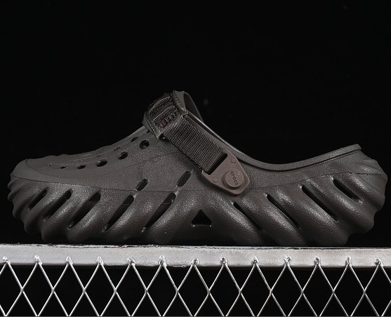 CROCS BOBO FLAT-HEELED TOE COVER SANDALS WITH BEACH HOLES BROWN